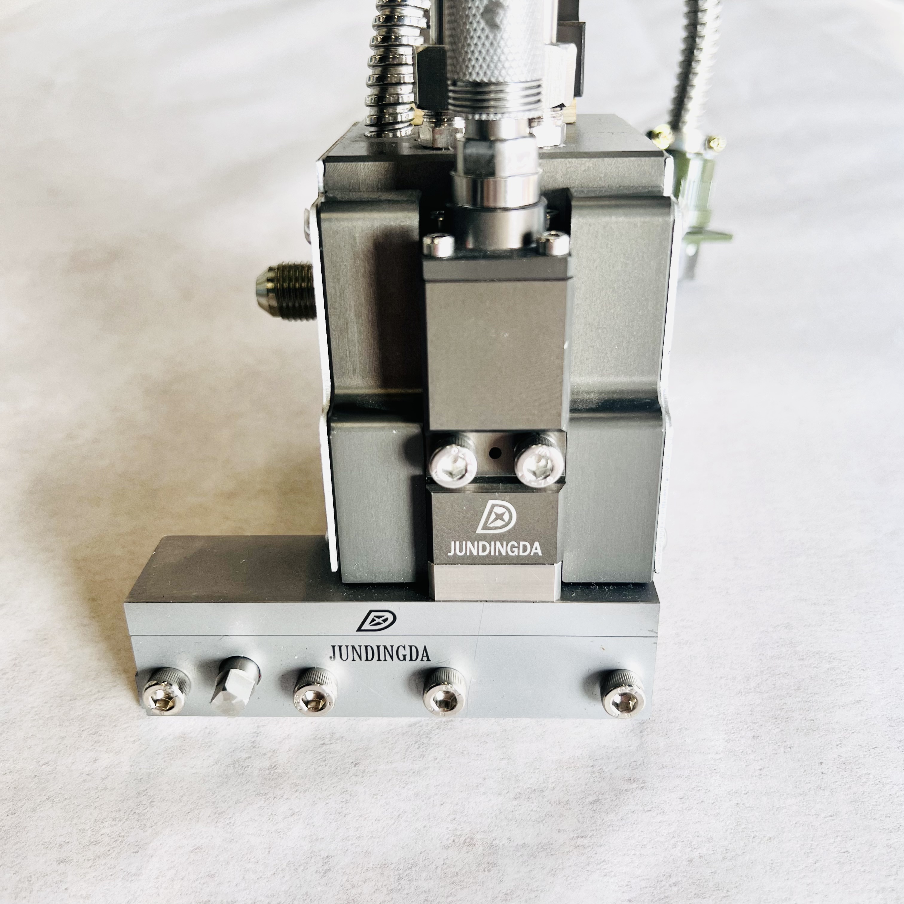 Three Independent Spray Guns for Flexbox
