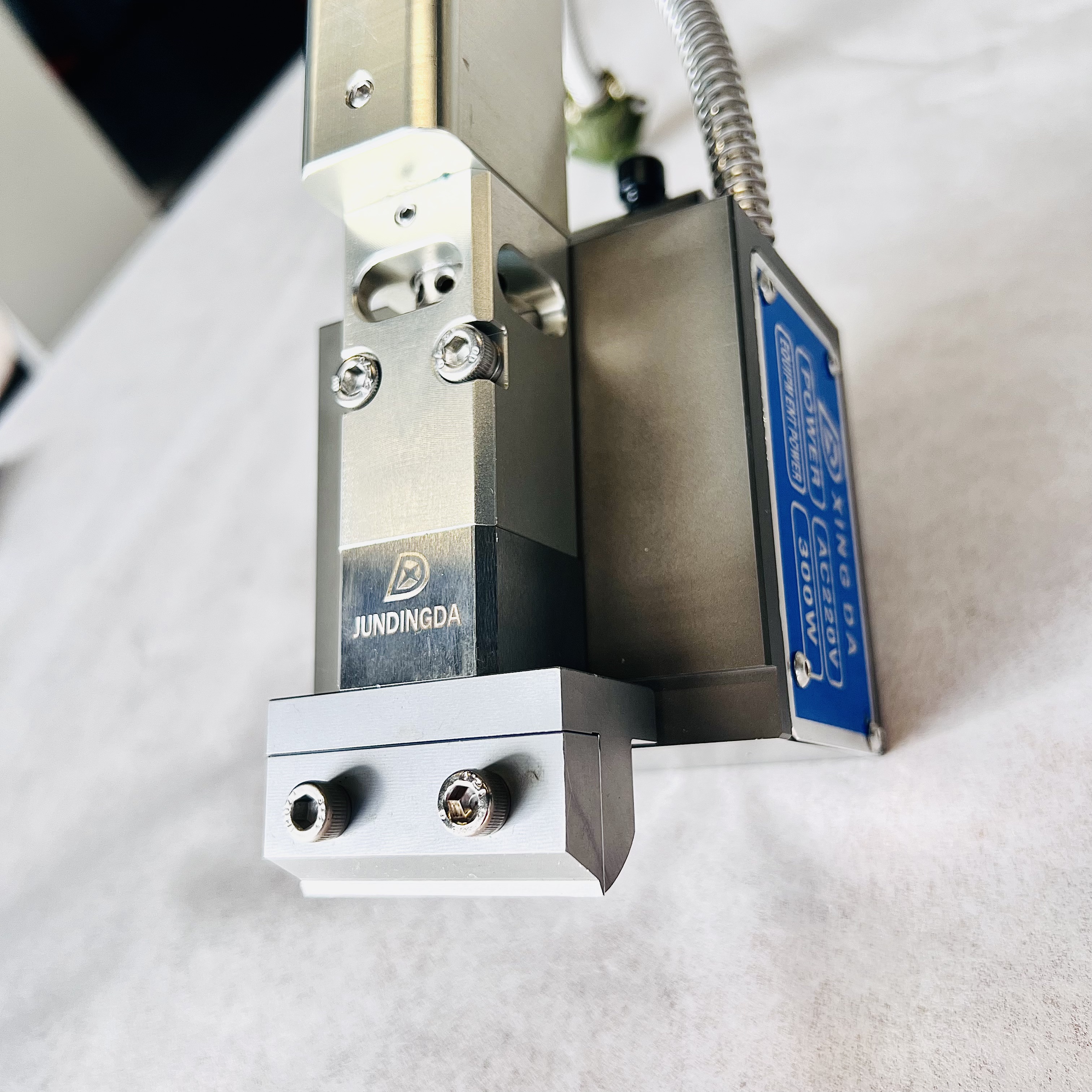 Factory Price Automatic Hot Melt Glue Gun for Label Gluing